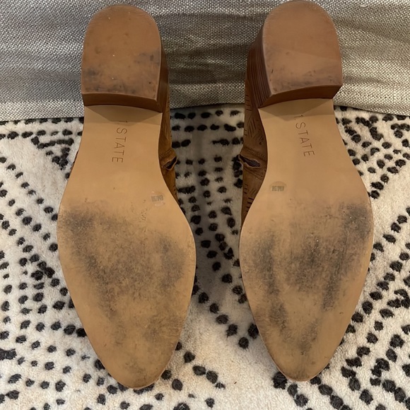 1.State IDDAH perforated brown suede cutaway booties sz 8M/38 - Picture 9 of 10